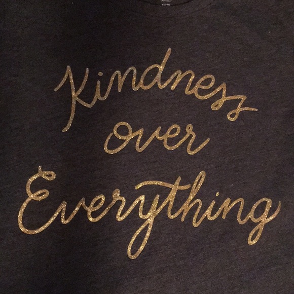 Old Navy t-shirt - Picture 4 of 7